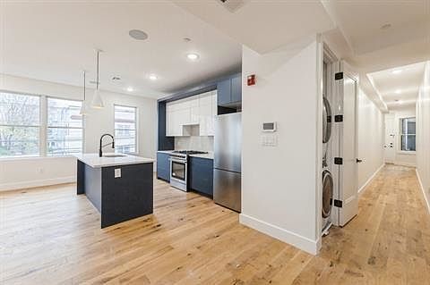 5th image of 259 Liberty Ave #3