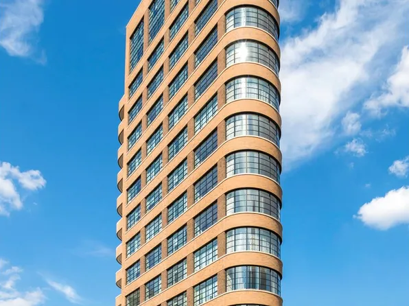 10 Sullivan Street image 1 of 3