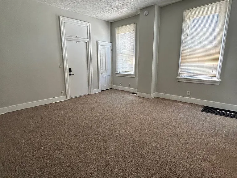 1402 Alabama St — Photo 8