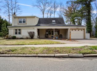 94 Croyden Ave, Great Neck, NY 11023