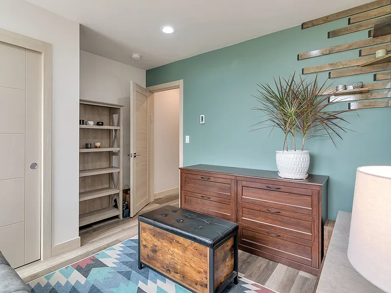 5618A California Ave SW — Photo 8