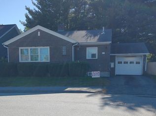 11 Spofford St, Lewiston, ME 04240