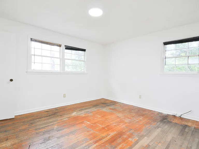 101 Lloydwood Dr — Photo 8