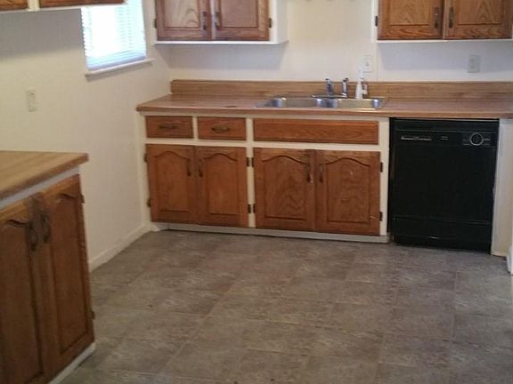 4th image of 1228 Sun Valley Dr