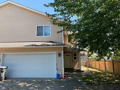 1374 Cedar Ave #B