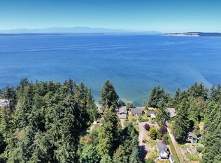 7190 Maxwelton Rd, Clinton, WA 98236