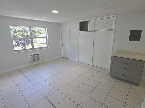 3rd image of 7311 Venetian St #6