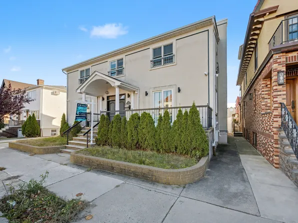 3832 Lyme Avenue image 2 of 29