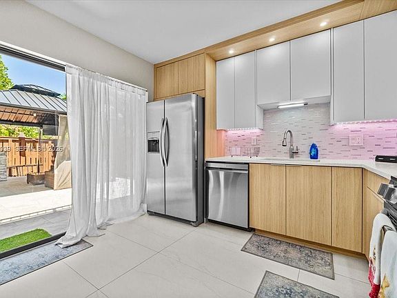 3rd image of 2891 SW 11th Pl