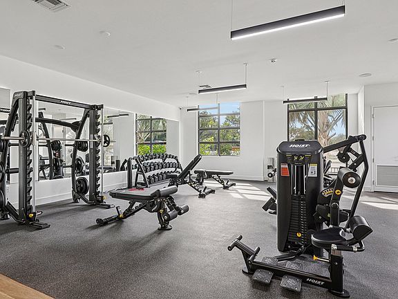 25-web-or-mls-Griffin Rd-2301-925