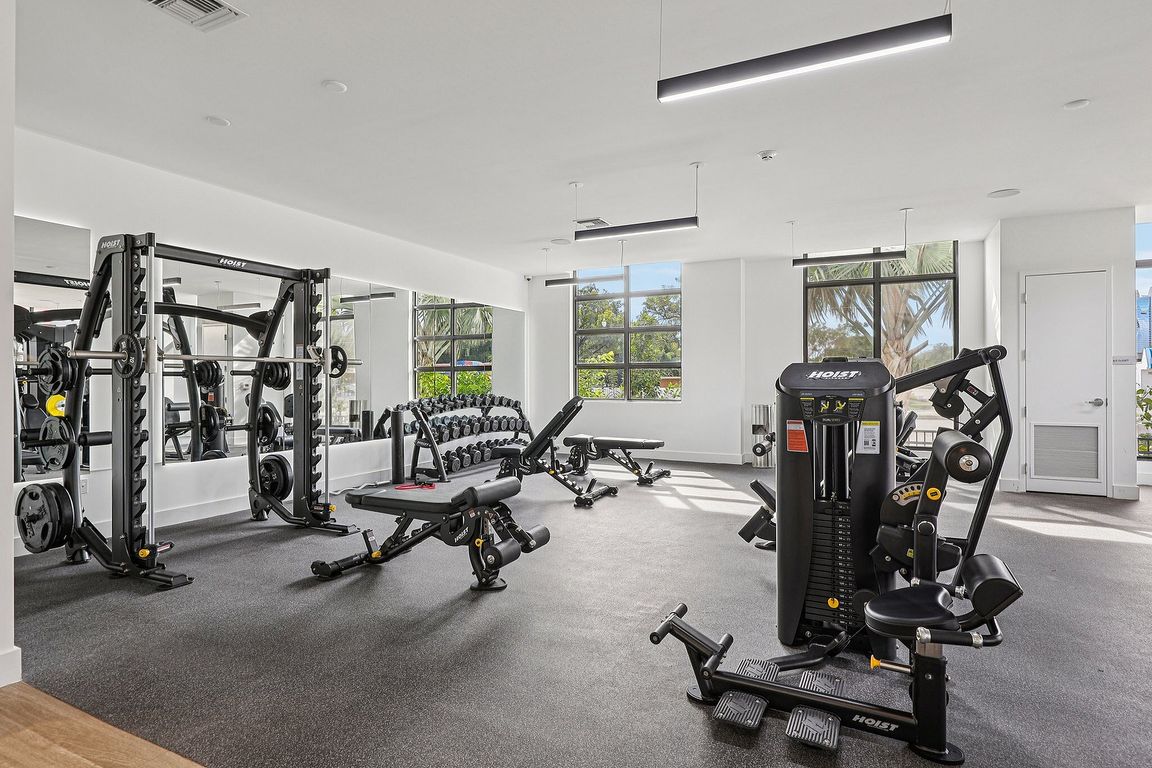 25-web-or-mls-Griffin Rd-2301-925