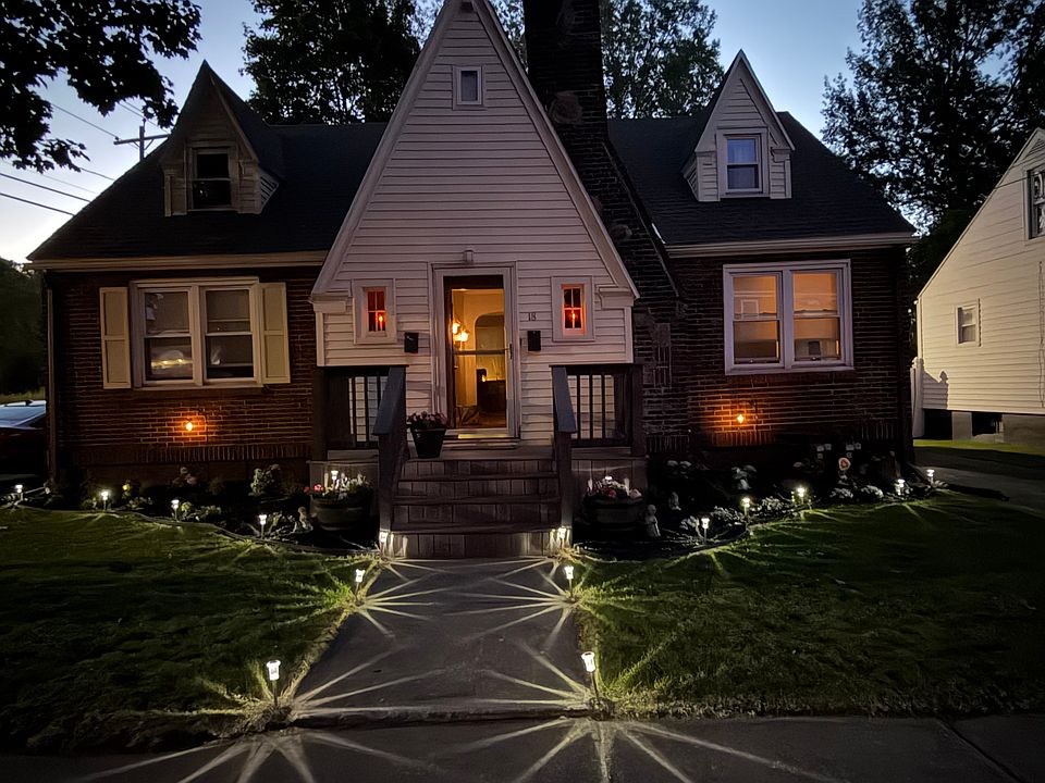 1st image of 18 Fairdale Pl #1