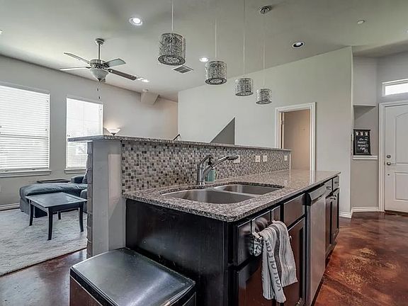 3rd image of 4501 N Hedgerow Dr APT 6