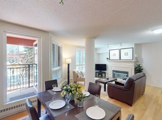 400 Eau Claire Ave SW #8201, Calgary, AB T2P 4X2