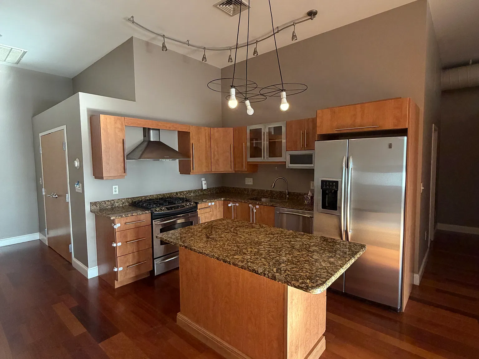 10 Ocean Ave — Photo 3