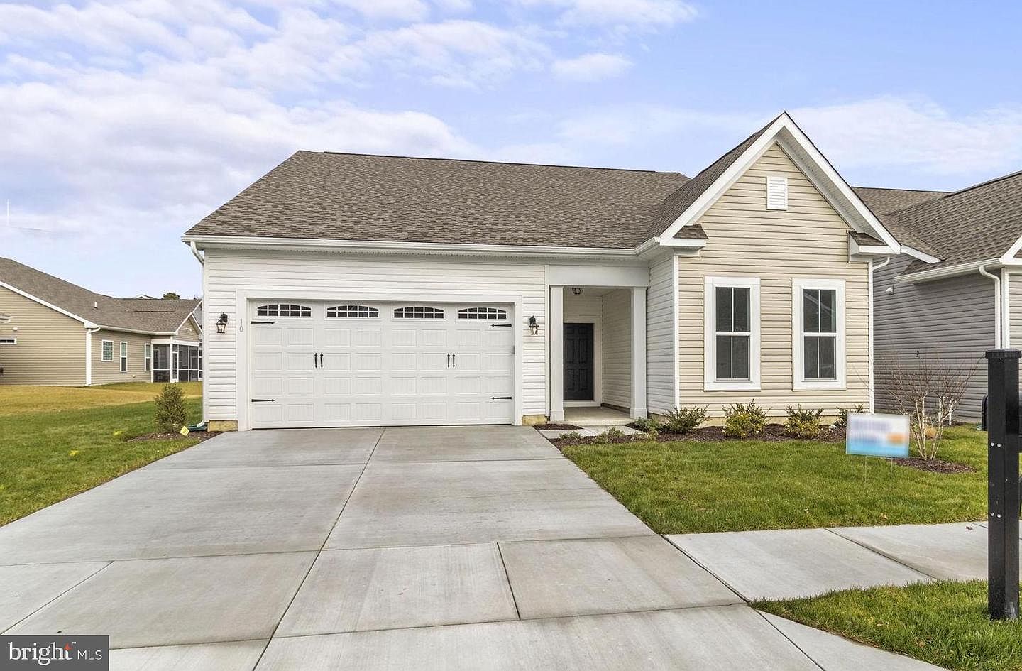 747 Royal View Dr