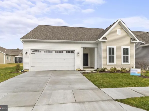 747 Royal View Dr, Bridgeville, DE 19933