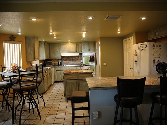 Kitchen with Eating Area and Bar