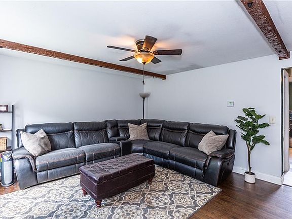 5th image of 377 Knollwood Dr