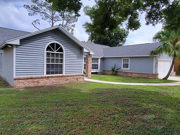 3rd image of 991 Autumn Glen Ln