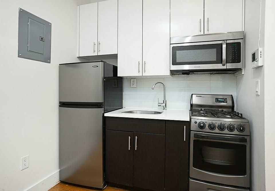 1st image of 943 Columbus Ave APT 4A