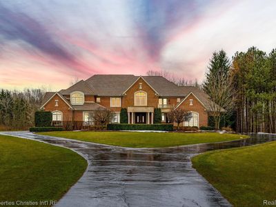 59801 E Eight Mile Rd, South Lyon, MI, 48178