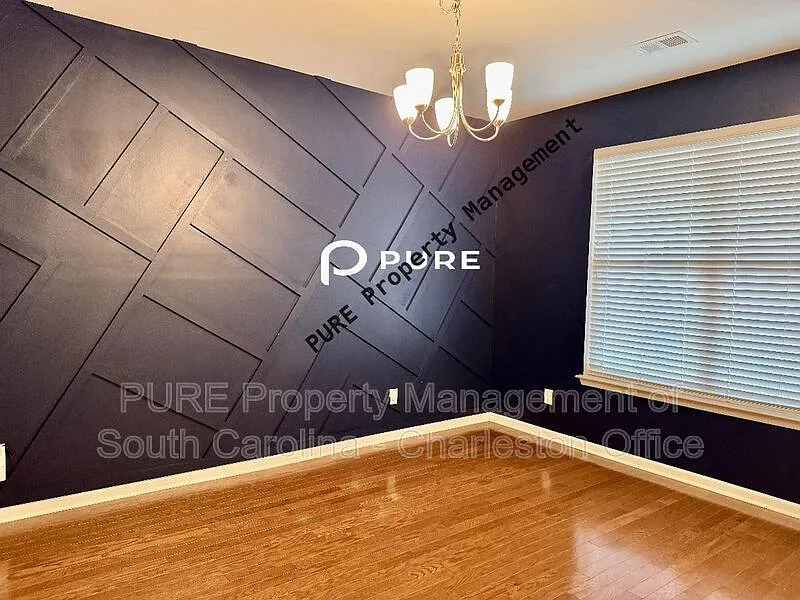 3 bed, 2.5 bath, 2946 sqft, $2,299 — Photo 2
