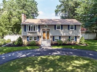 15 Dorchester St, Wilmington, MA 01887