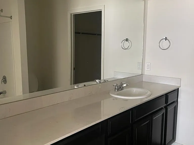 501 Swift Current Dr — Photo 5