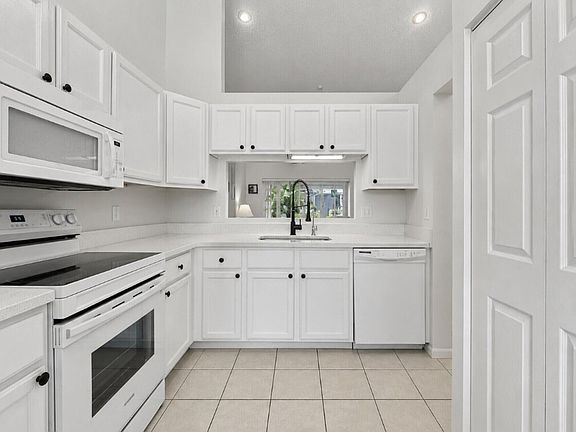 2nd image of 6140 Long Key Lane