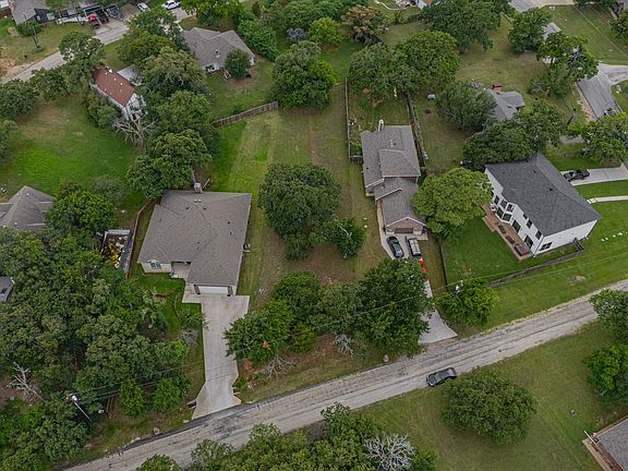 4th image of 563 Valley Dr
