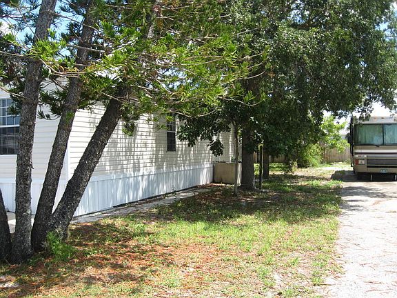 2nd image of 1320 NE Olive St