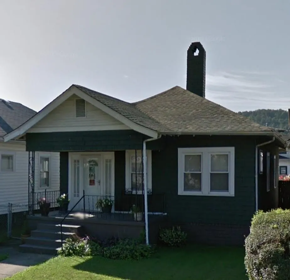 1704 Charles St photo 1