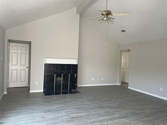 3rd image of 4022 Leighann Lane Dr