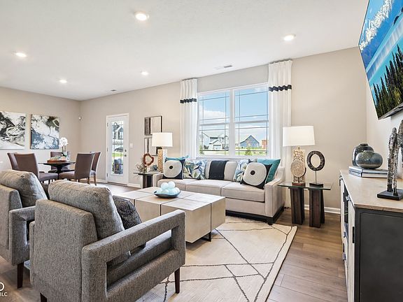 2nd image of 1211 Phillips Dr