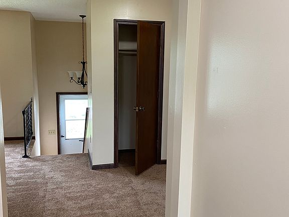 4th image of 1406 Dakota St