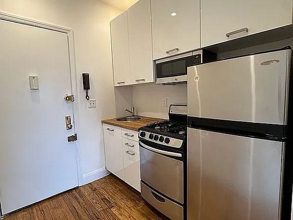 4th image of 64 Macdougal St APT 10A