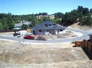 230 Clear Ridge Dr, Healdsburg, CA 95448
