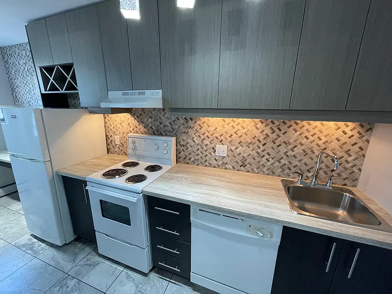 340 Cooper St #33 — Photo 10