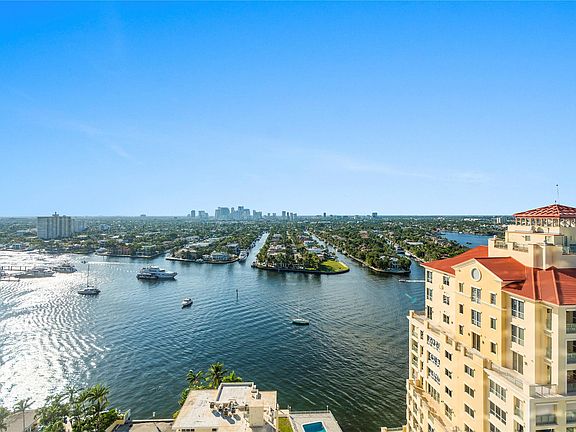 4th image of 153 N Seabreeze Boulevard #1704s