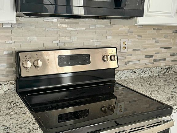 5th image of 3351 NW 86th Ave #3367