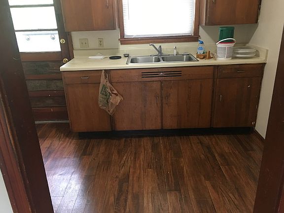 4th image of 141 McCall St #A