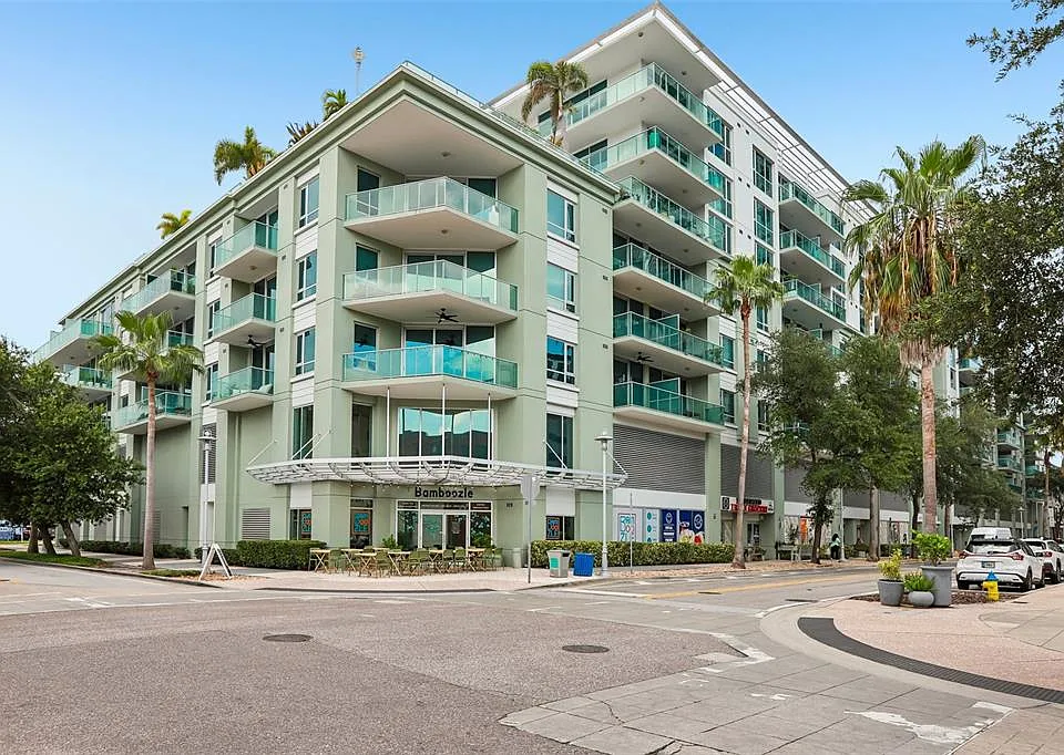 102 N 12th St #1813