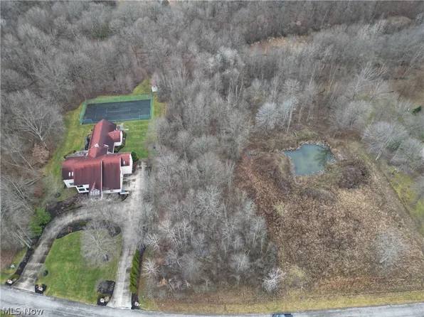 Appaloosa Ln, Hubbard, OH 44425