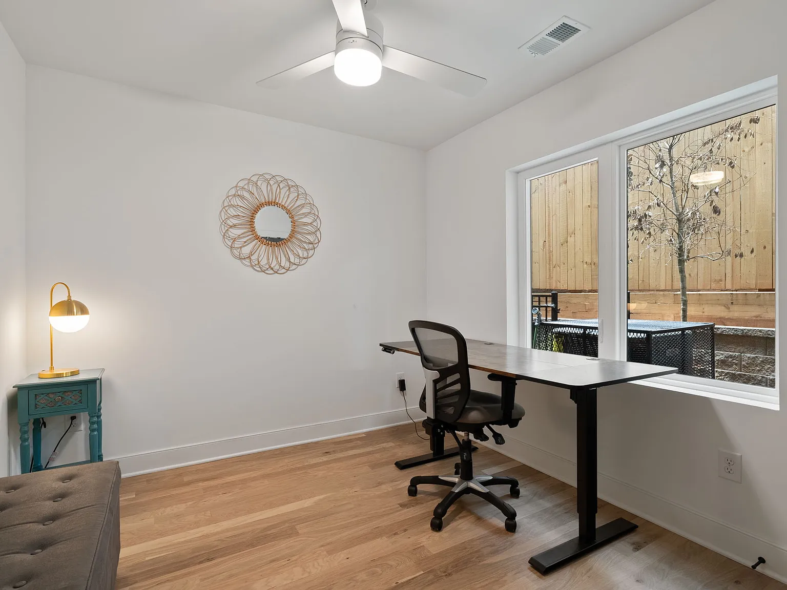 3 bed, 2.5 bath, 1732 sqft, $3,750 — Photo 4