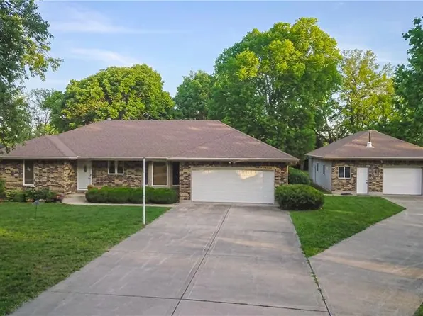607 Sunset Dr, Smithville, MO 64089