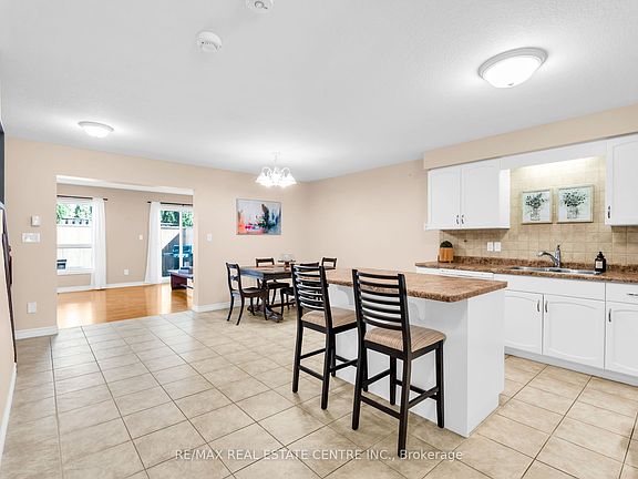 5th image of 20 Shackleton Dr #11
