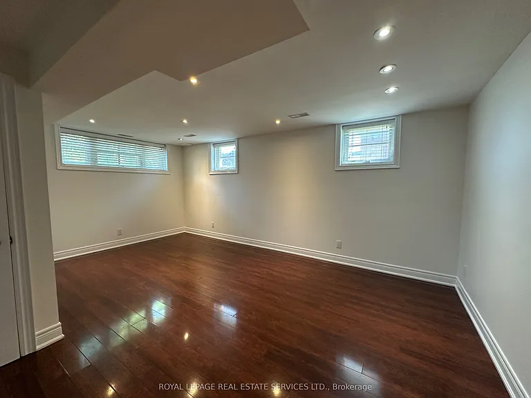 87 Lawrence Ave W — Photo 9