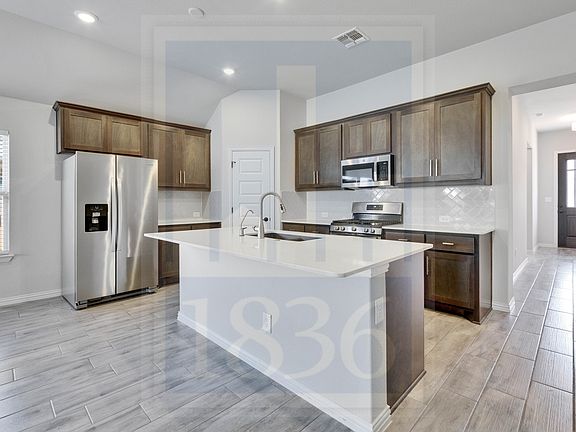 3rd image of 160 Sangaree Dr