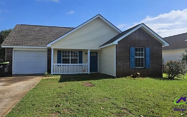 120 Chadwyck Cir — Photo 1